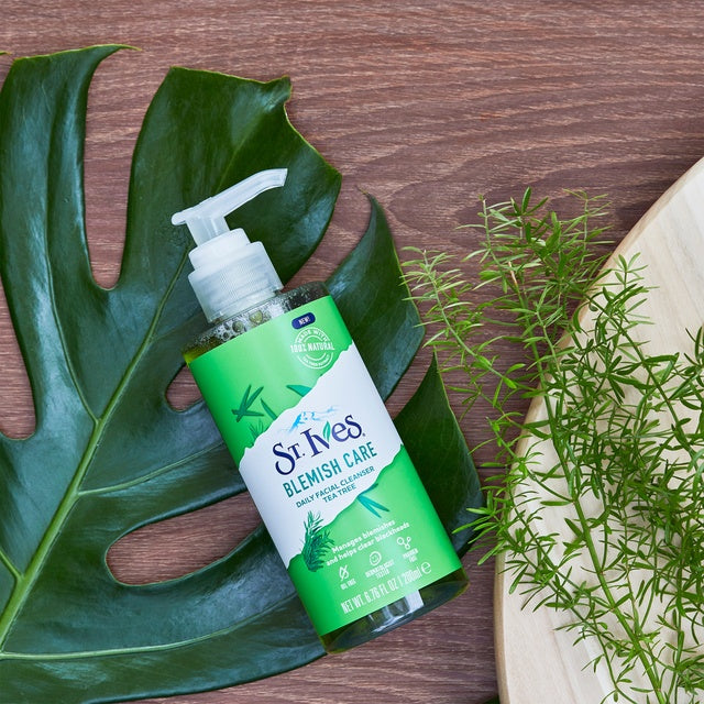 St. Ives Blemish Care Face Wash with Tea Tree Extracts 200 ml